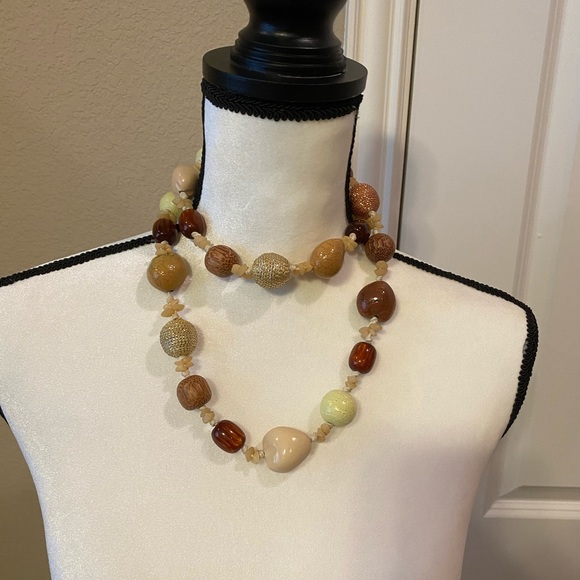 Wooden & Shell Beaded Necklace - Picture 5 of 5